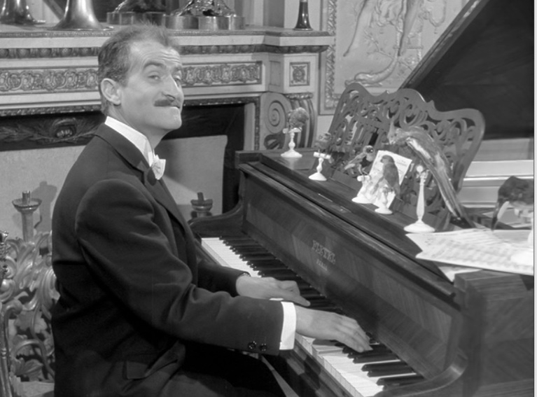 Louis de Funès, bonjour sourire